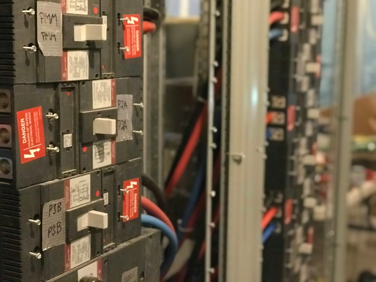 LV switchgear and distribution boards
